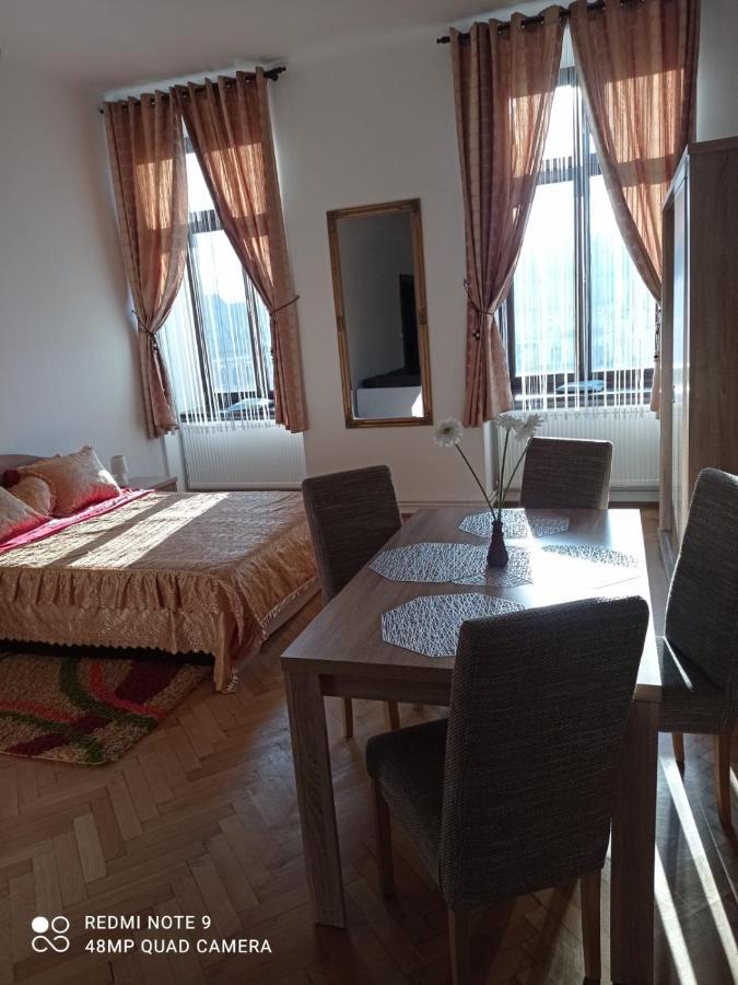 Apartament Piata Sfatului Брашов Екстериор снимка